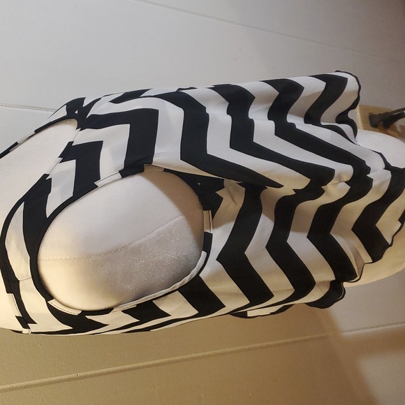 Charlotte Russe women's flowing tank blouse cropped - Picture 4 of 7